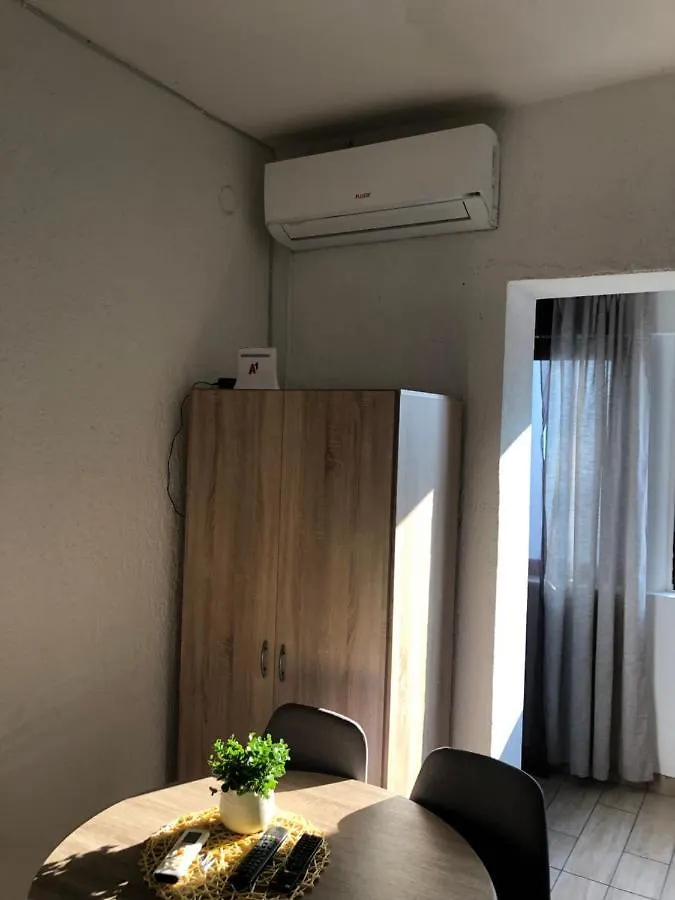 Studio Apartman Pine 0*, Pinezici (Krk) Croatia