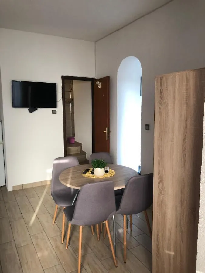 Apartment Studio Apartman Pine Croatia