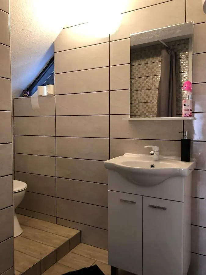 Apartment Studio Apartman Pine
